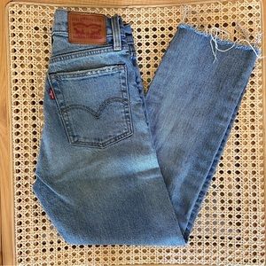 Levi’s Wedgie Jean, size 24 cropped